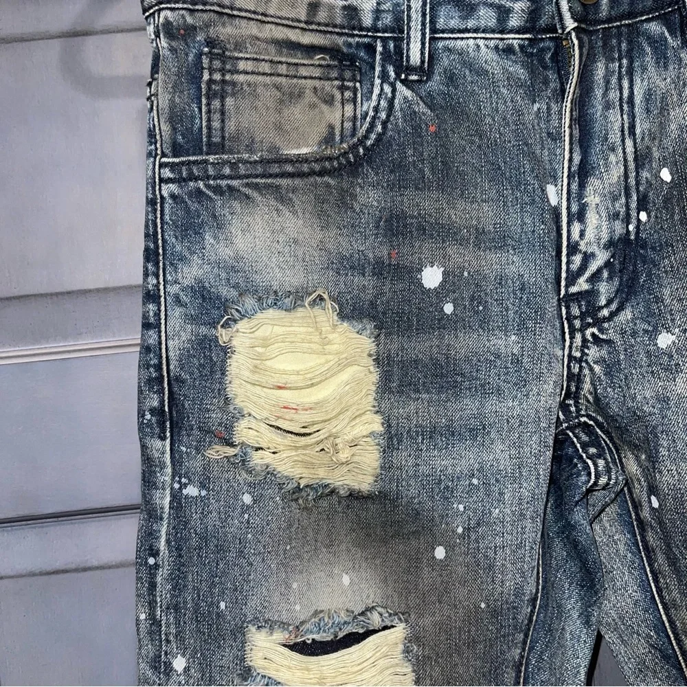 Embellish NYC Bob Distressed Blue Jeans with Paint Splatter Size 28 28x33 NWT